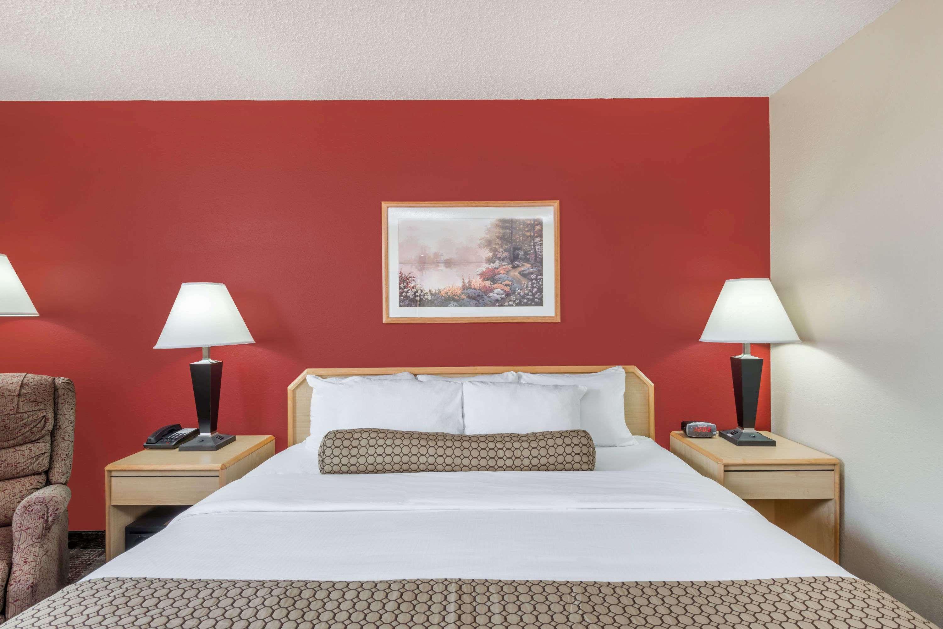 Days Inn By Wyndham Gillette Exteriér fotografie