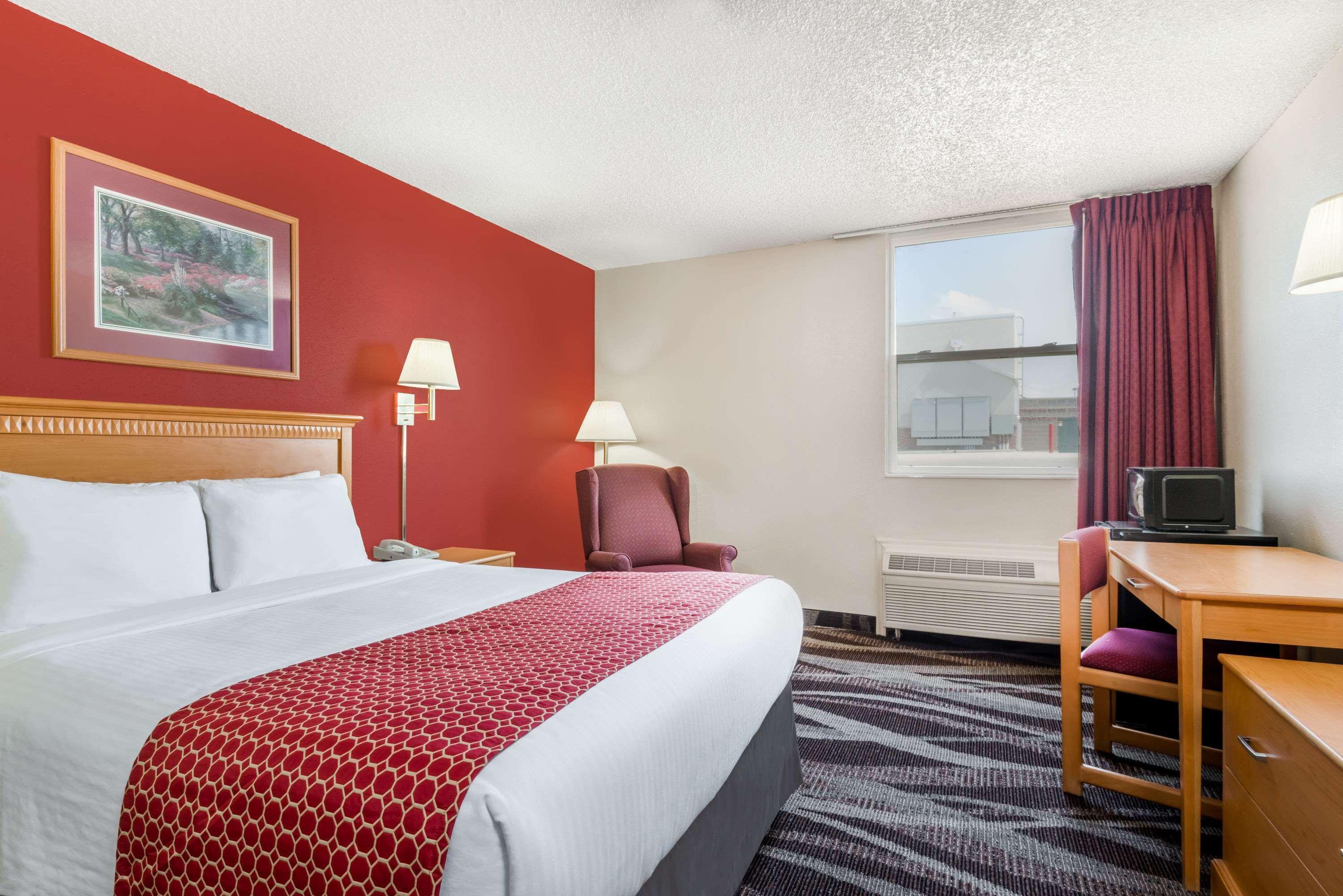 Days Inn By Wyndham Gillette Exteriér fotografie