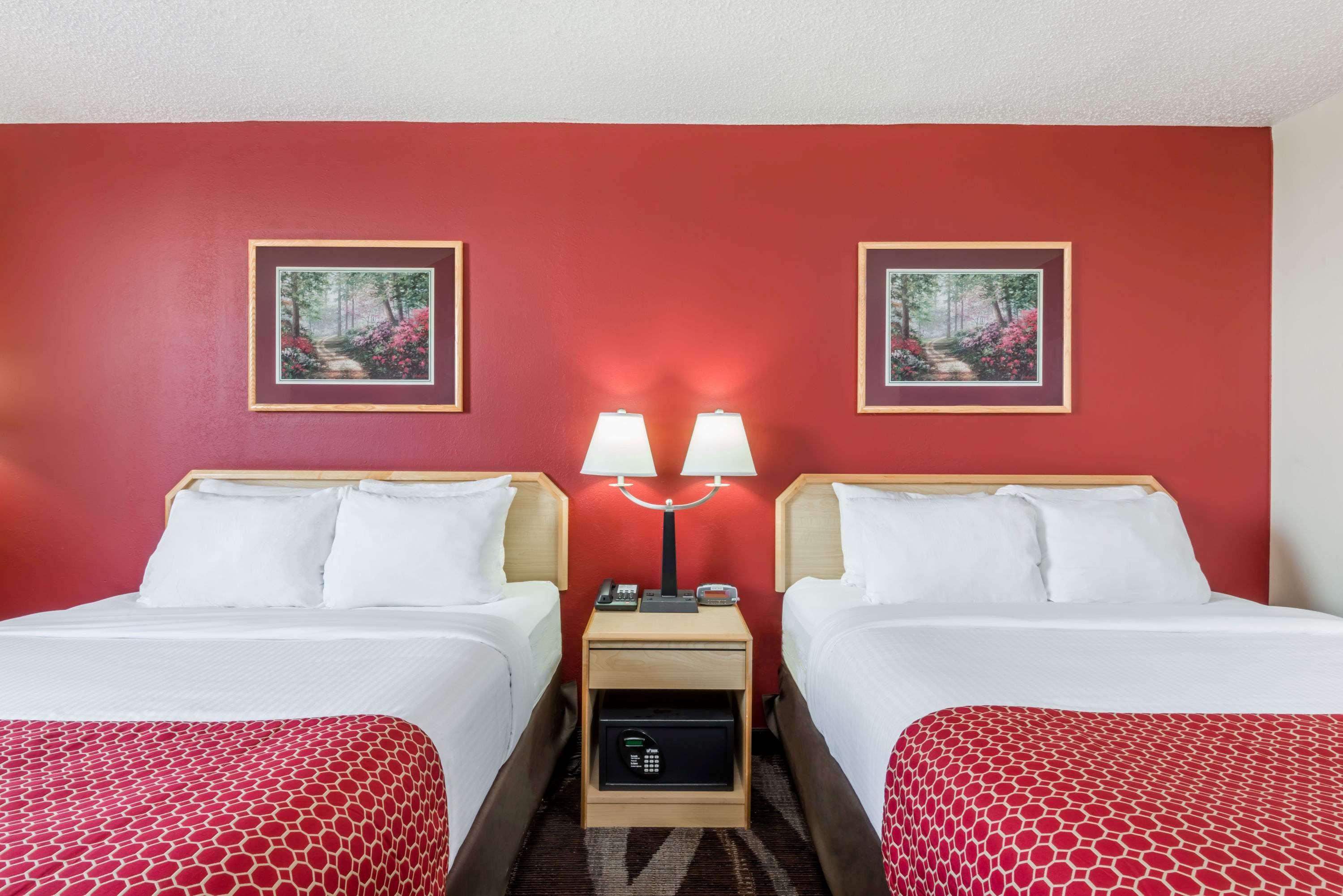 Days Inn By Wyndham Gillette Exteriér fotografie