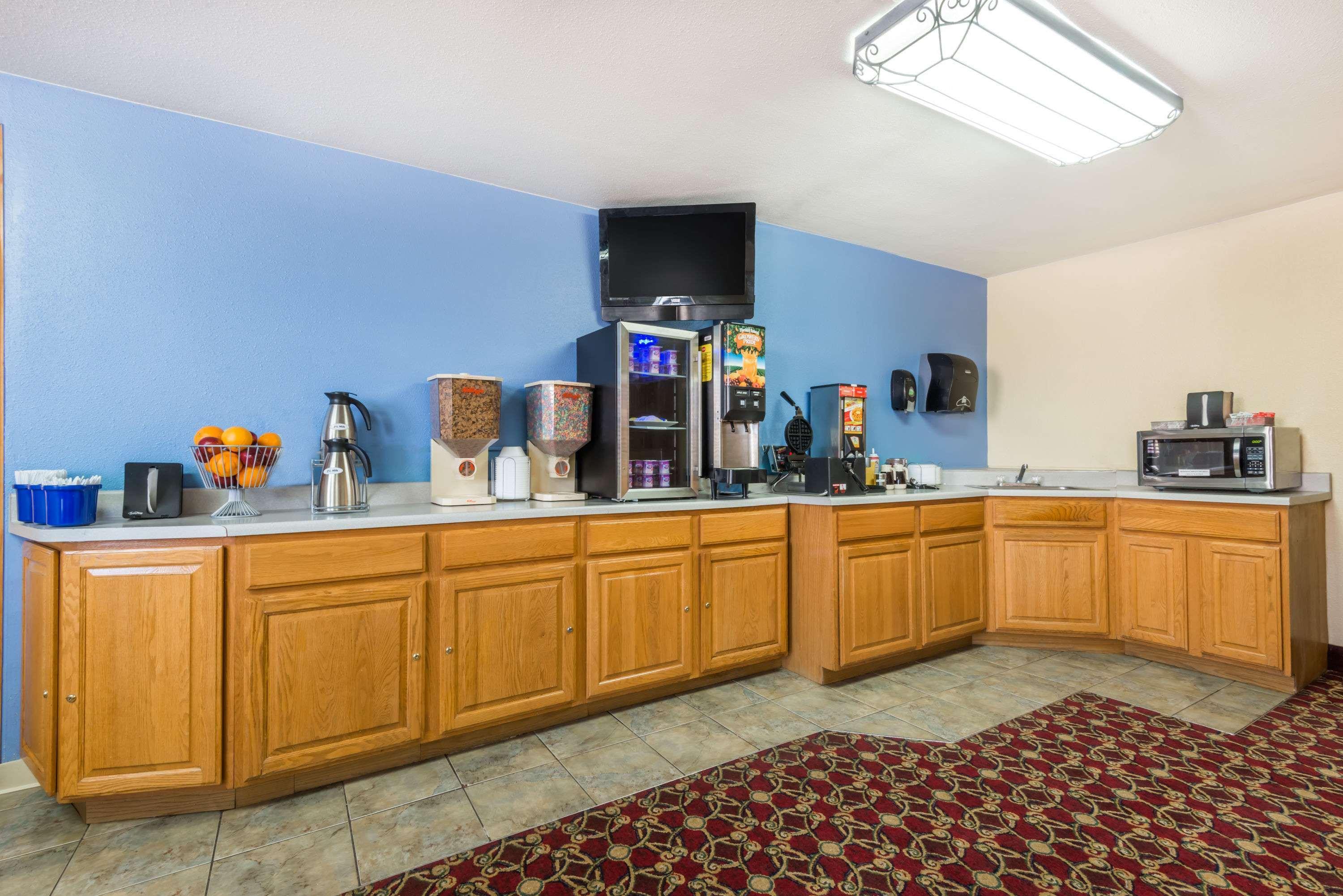 Days Inn By Wyndham Gillette Exteriér fotografie
