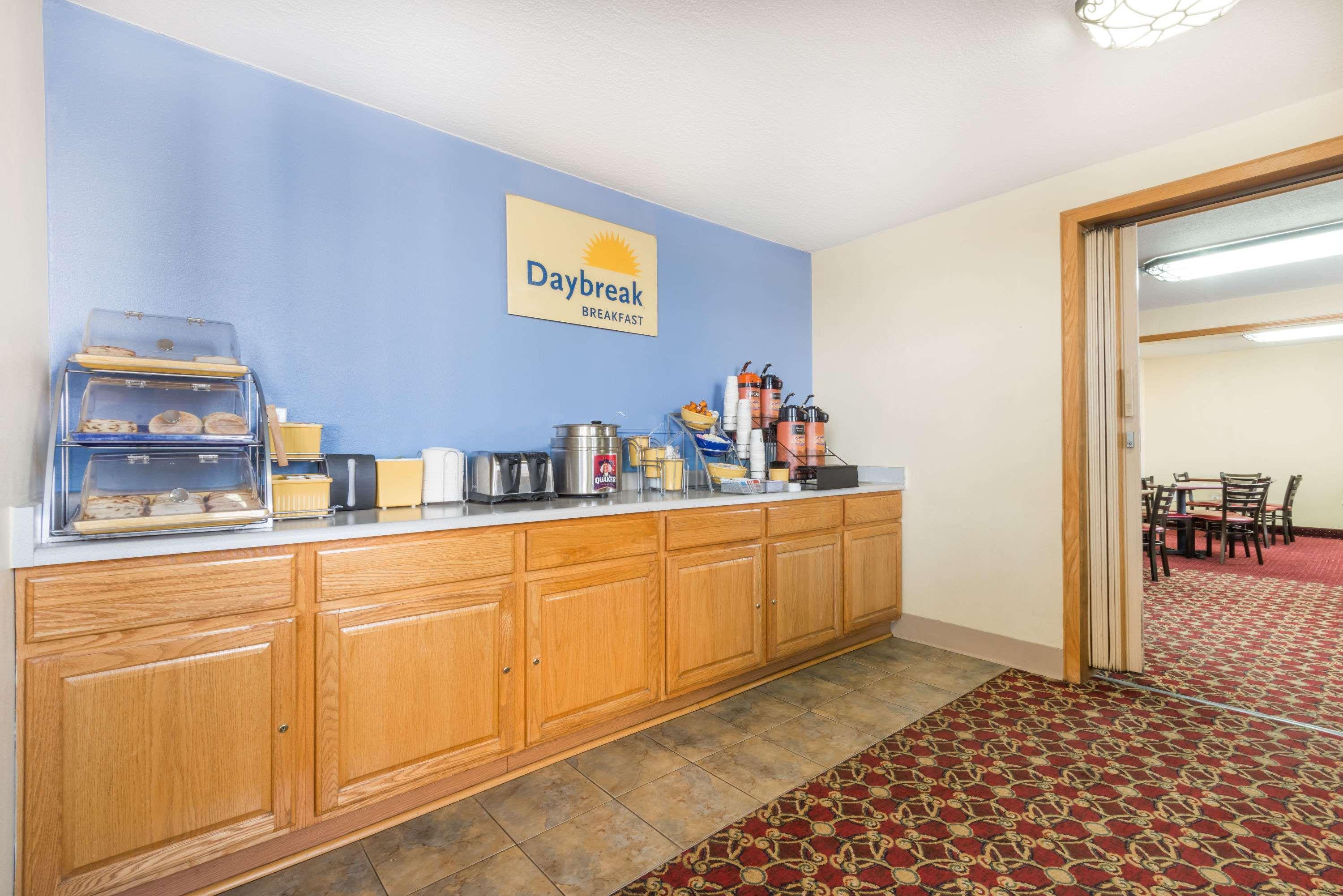 Days Inn By Wyndham Gillette Exteriér fotografie